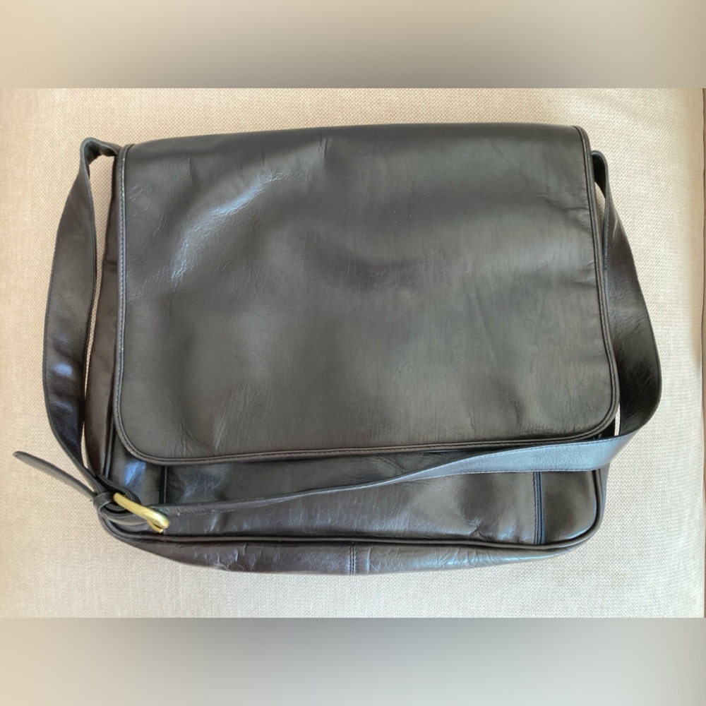 Wilson’s Leather Messenger Bag - Dark Brown
